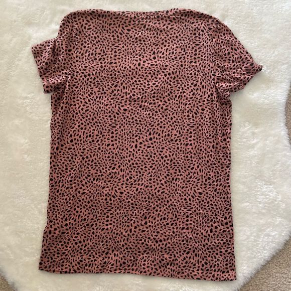 Pink VS Leopard Print V Beck Neck Top - Picture 2 of 2